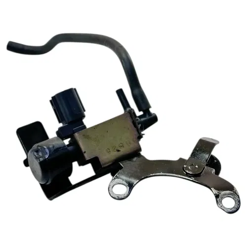 2006 - 2008 TRIUMPH DAYTONA 675 AIR VALVE SOLENOID TOP ENGINE SWITCH SENSOR