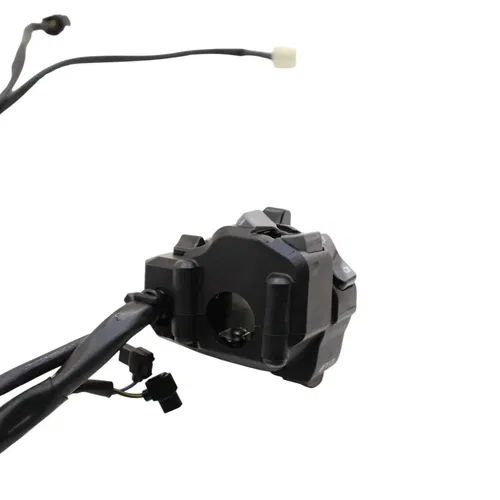 2020 - 2024 YAMAHA YZF R1 R1M LEFT CONTROL HEADLIGHT SWITCH ELECTRICAL *DAMAGED*