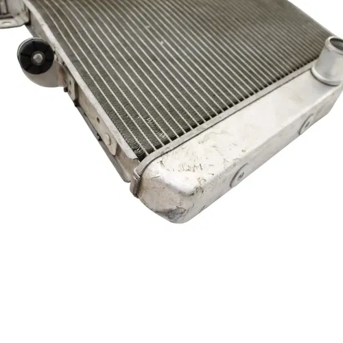 2007 2008 SUZUKI GSXR 1000 RADIATOR ENGINE COOLING SYSTEM MOTOR COOLER OEM