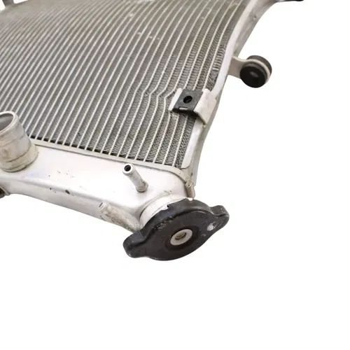 2019 - 2025 KAWASAKI NINJA ZX6R ENGINE RADIATOR MOTOR COOLING RADIATER SILVER