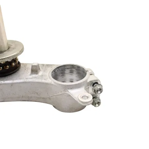 2006 - 2007 SUZUKI GSXR 600 GSXR 750 FRONT LOWER TRIPLE TREE FORKS CLAMP STEM