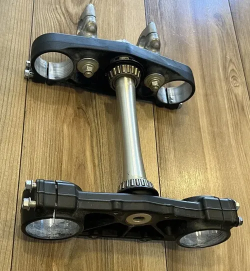 2024 YZ450F Triple Clamps OEM Tripe Tree Clamp Bar Mounts Yamaha YZ450 YZ 450F