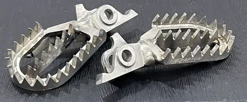 Raptor RX006 Apex Titanium Footrests Kawasaki KXF 250/450 06-23