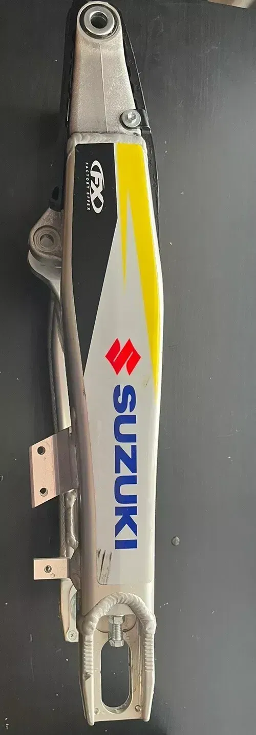 2022 Suzuki RMZ450 OEM Swingarm Swing Arm 61000-37K01 2018-2024