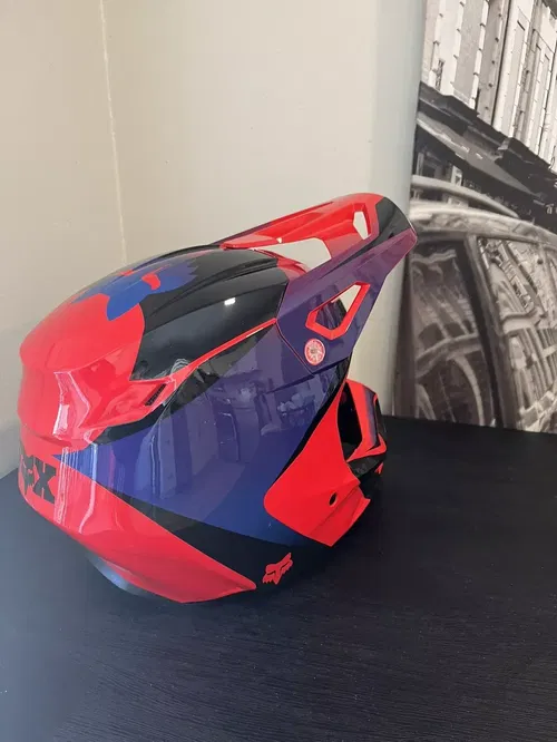 Fox Racing Streak Flo Red Men's Medium Size Helmet