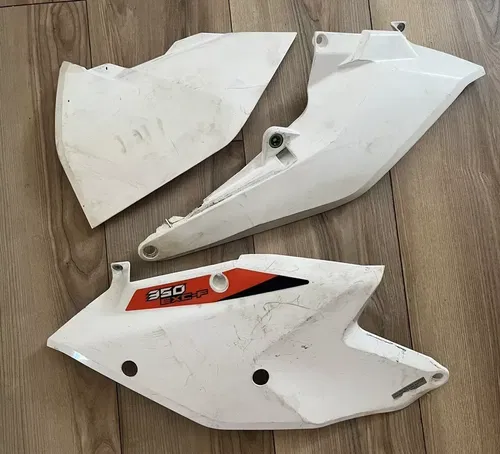 KTM EXC-F Factory plastic side Plates