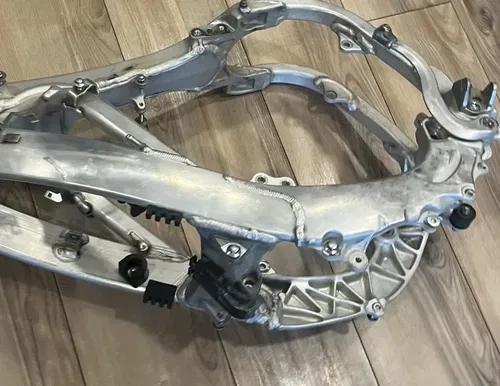 2023 YAMAHA YZ 250F FRAME MAIN CHASSIS
