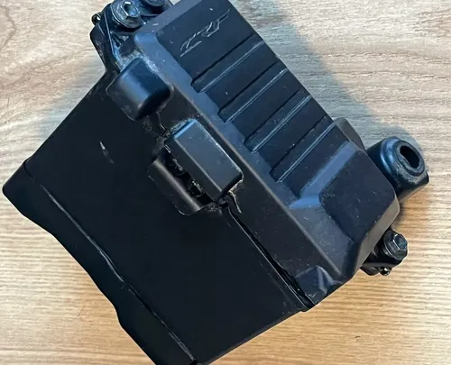 2022 HONDA CRF450R OEM BATTERY TRAY BOX