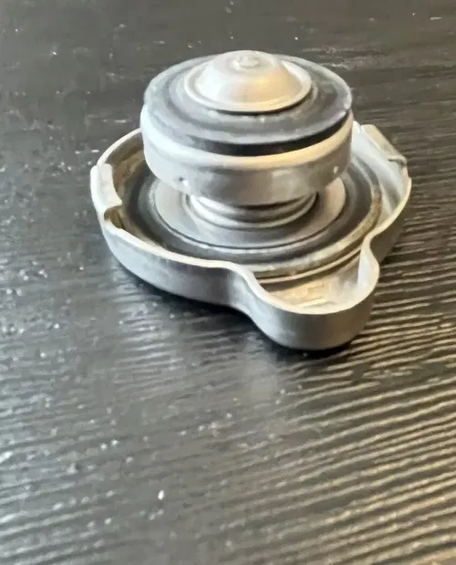 SUZUKI RMZ RM-Z 250 450 RMZ250 RMZ450 GENUINE OEM 1.1 RADIATOR CAP 17730-08J00