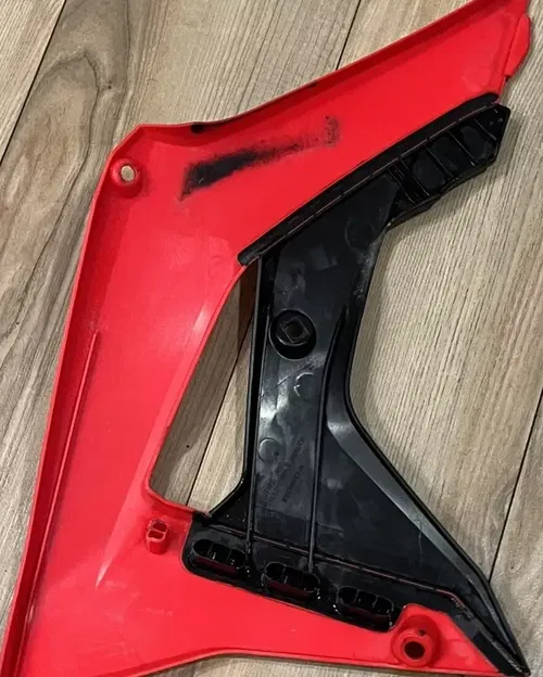 HONDA OEM RIGHT RADIATOR SHROUD PLASTIC CRF250R 18-20, CRF450R 17-20