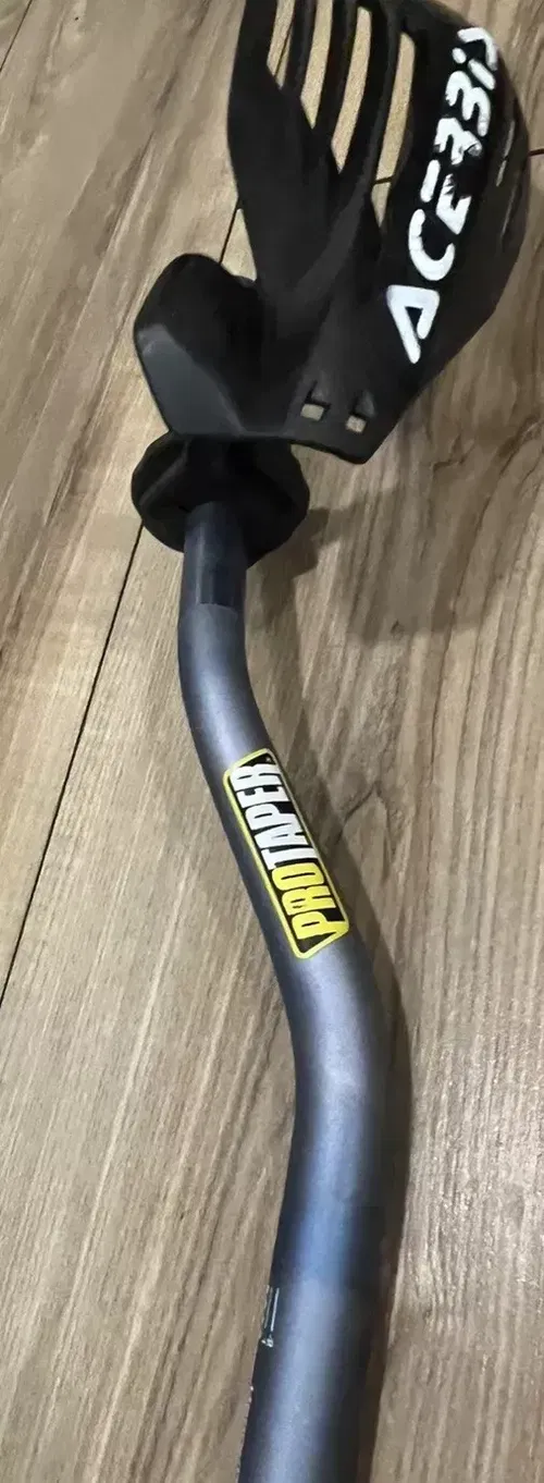 SE 7/8" Handlebar Henry/Reed-Bend Jet - Black ProTaper 025242