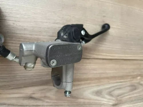 19-23 kawasaki kx450 KX 450 FRONT BRAKE MASTER CYLINDER LEFT CALIPER