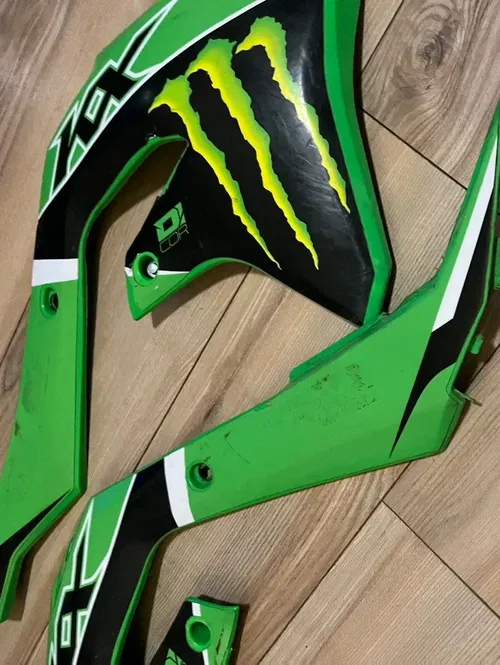 KAWASAKI KX250 PLASTIC FENDERS  SHROUDS PLATES PANELS OEM KX250