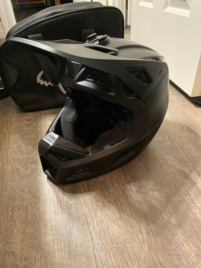 Fox Racing V3 Helmets - Size Medium