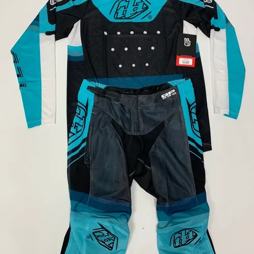 Troy Lee Designs GP Pro Air Water / Black Gear Set Medium Jersey / 32 Pants M/32