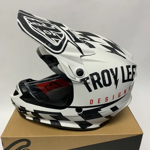 Troy Lee Designs SE4 Polyacrylite Helmet W/ MIPS White/Black Size Large