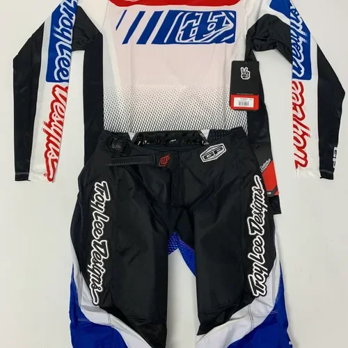 Troy Lee Designs GP Icon Gear Set S/30 - Black / Blue - Small Jersey, 30 Pants