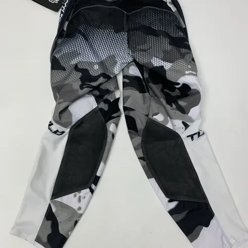 Troy Lee Designs GP Brazen Camo Gear Set M/32 - Gray - Medium Jersey, 32 Pants