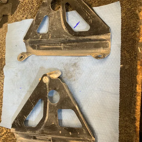 WC Radiator Braces