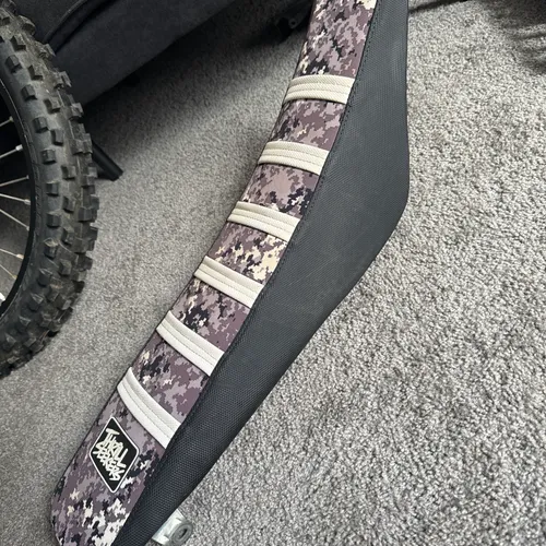 Yz250 Seat With Thrill Seekers Seat Cover