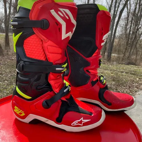 Alpinestars tech 10 size 11 best sale