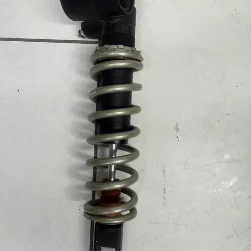 1987 CR125/250/500
1988 CR125/500 Rear Shock 