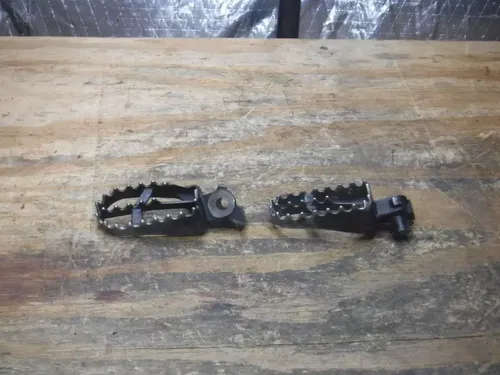 2001 Yz426f (A) Foot Rests Pegs Frame Fittings Boot Pedal