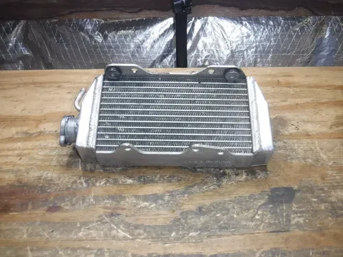 2002 CRF450R Right Side Fill Rad Radiator Pressure Cap Coolant Water