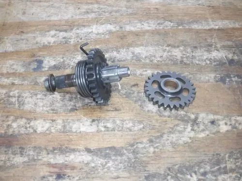 2002 Rm125 (A) Suzuki Kick Start Shaft Kicker Drive Gear Assembly Not Complete