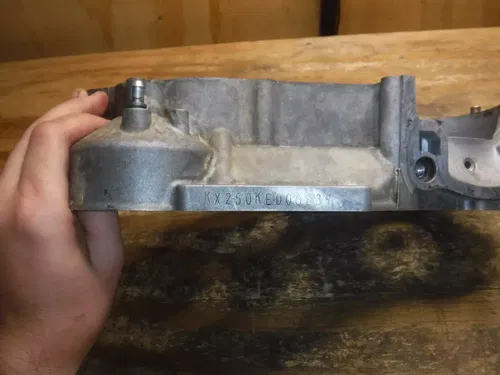 1995 Kx250 Crankcase Right Side Engine DAMAGED NEEDS REPAIR