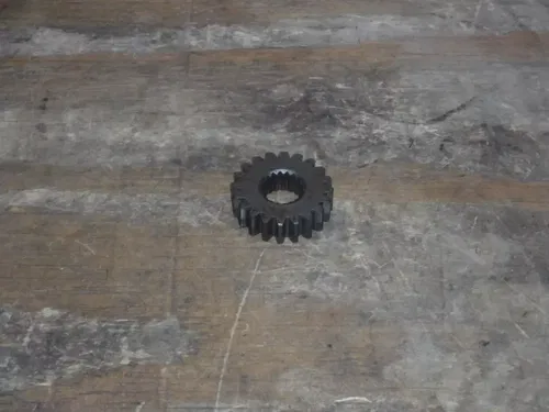 2002 Cr125 (M2) Primary Crank Shaft Gear Drive 2000 2001 2003 2004 2005 2006