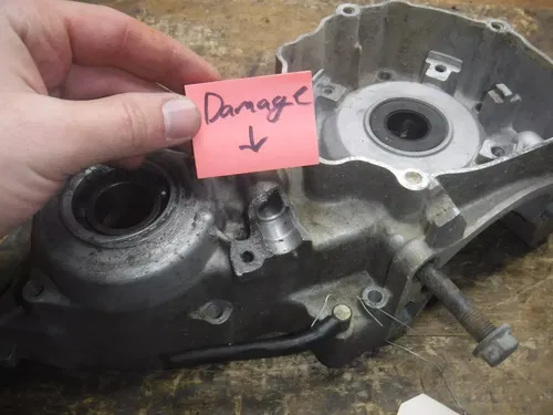 1997-1998 Yz250 (M1) Yamaha DAMAGED Left Side Crankcase Case Stator Side Engine