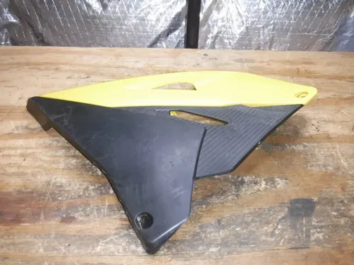 2002 RM125 Front Left Side Tank Shroud Gas Fuel Plastic Yellow