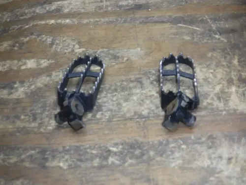 2004 Kx250f (A) Foot Rests Pegs Frame Fittings Boot Pedal