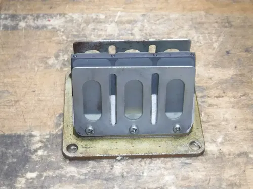 1989 Yz250 Yamaha Reed Cage Carb Carburetor Petals Reeds
