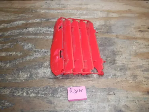 2012 CRF450r Honda Right Side Radiator Rad Louver Guard Plastic Fender