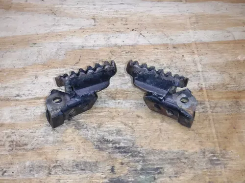Yz250 Foot Pegs Foot Rests Frame Fittings Boot 1982