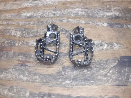 1993 Kx125 Foot Rests Pegs Frame Fittings Boot Pedal
