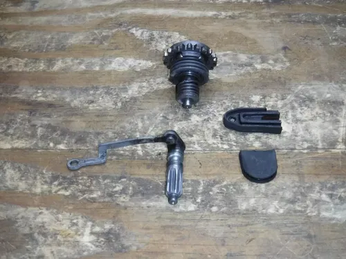 2000 Cr125 Governor Arm Actuator Exhaust Valve Assembly