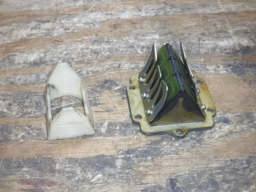 1991 Kx125 (A) Reed Cage Reeds Intake Boot Cylinder Head Petals
