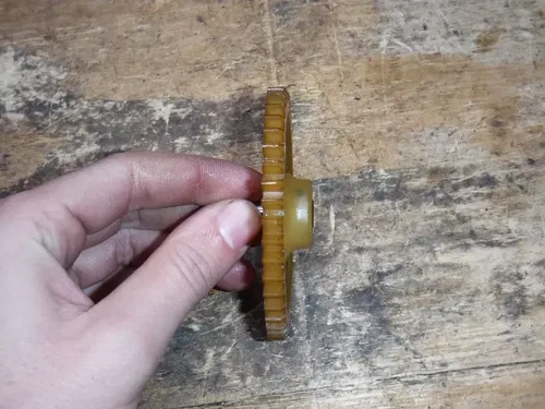 TTR225 Oil Pump Gear Driven Plastic Shaft 2001