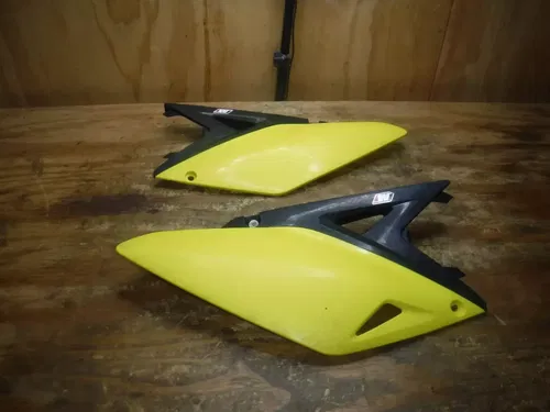 2010 RMZ250 Rear Number Plates Left Right Plastics