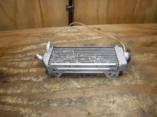 2001 Rm125 Right Side Rad Radiator Fins Honeycomb Coolant Water Pressure Cap