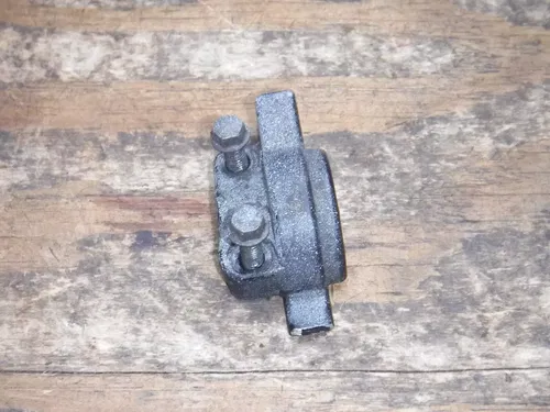 1996 Yz250 Yamaha Bottom Section Of The Throttle Housing Tube Holder