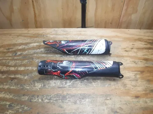 2012 CRF450r Honda Front Fork Guard Brake Line Guide Protector Plastics 04 - 14