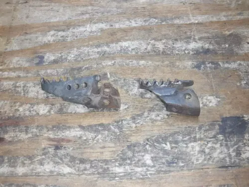 2007 TTR125 Yamaha Foot Pegs Peg Rests Pedal 2000-2007