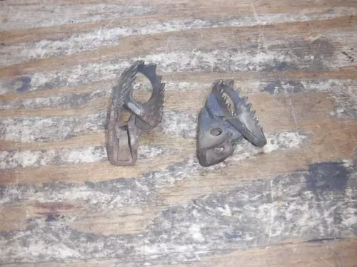 2007 TTR125 Yamaha Foot Pegs Peg Rests Pedal 2000-2007