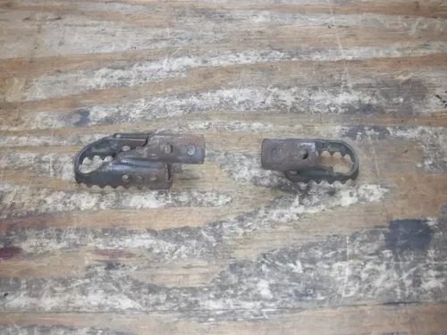 2007 TTR125 Yamaha Foot Pegs Peg Rests Pedal 2000-2007