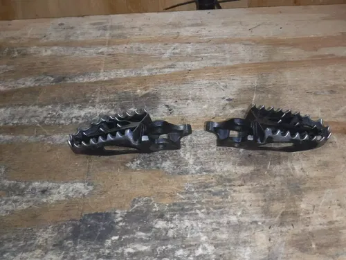 2011 Kx250f (B) Kawasaki  Foot Rests Pegs Frame Fittings Boot Pedal