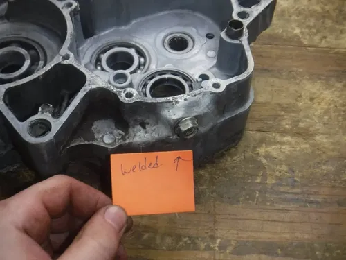 2000 Yz125 (B) Right Side Crank Case Bottom End Kicker Side